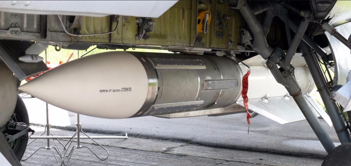 俄制Р-37m远程空对空导弹(网络图片)