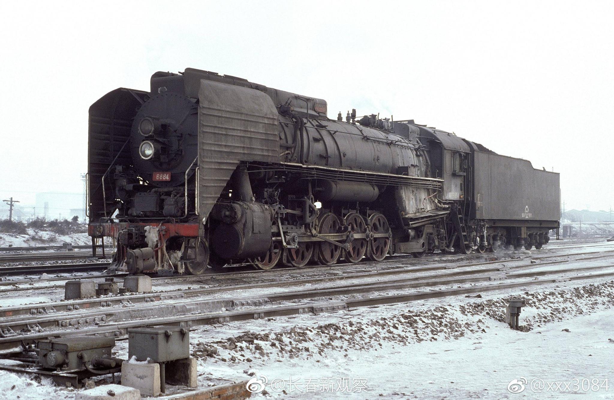 前进2型煤气蒸汽机车图片