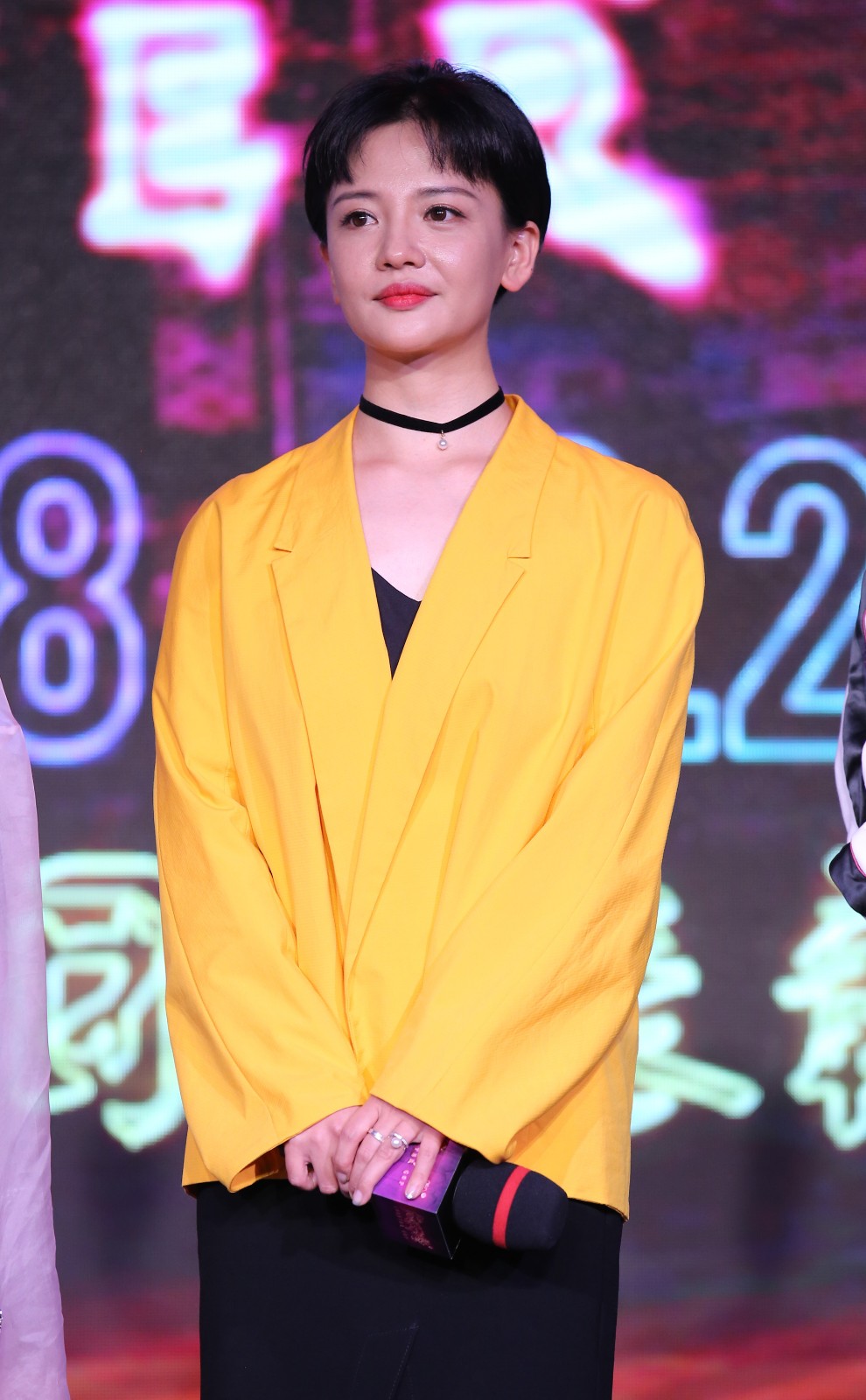 大会"虾搞"不断 沈腾低调现身影院|沈腾|龙虾刑警|李昕芸_新浪新闻