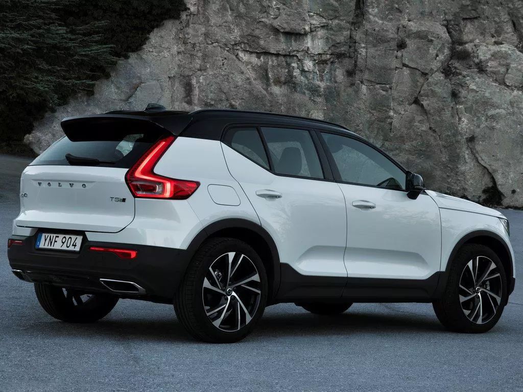 买什么xc40,国产凯迪拉克xt4即将上市,发动机带黑科技!