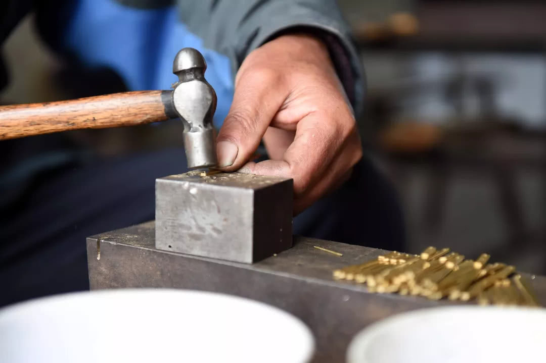 迷你铜艺尽显工匠精神,用手的温度将暖意蔓延