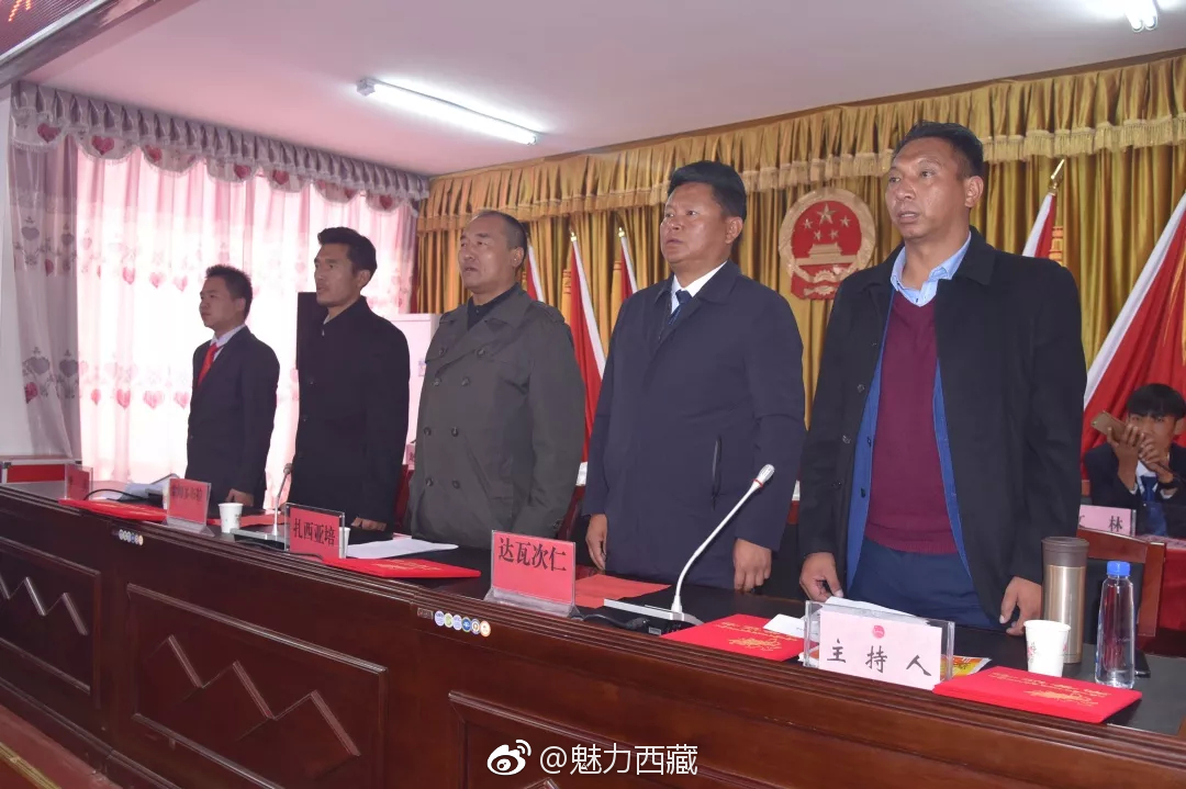 当雄县龙仁乡献礼教师节