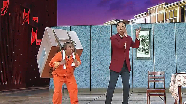 2018年辽宁卫视春节联欢晚会,冯巩带来最新小