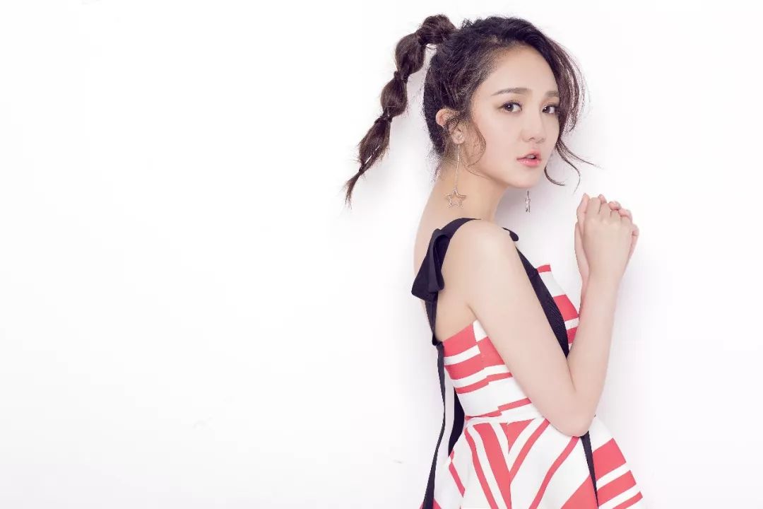 《天天向上》三代女主持同框!然而这两位新生代主持仍遭网友吐槽