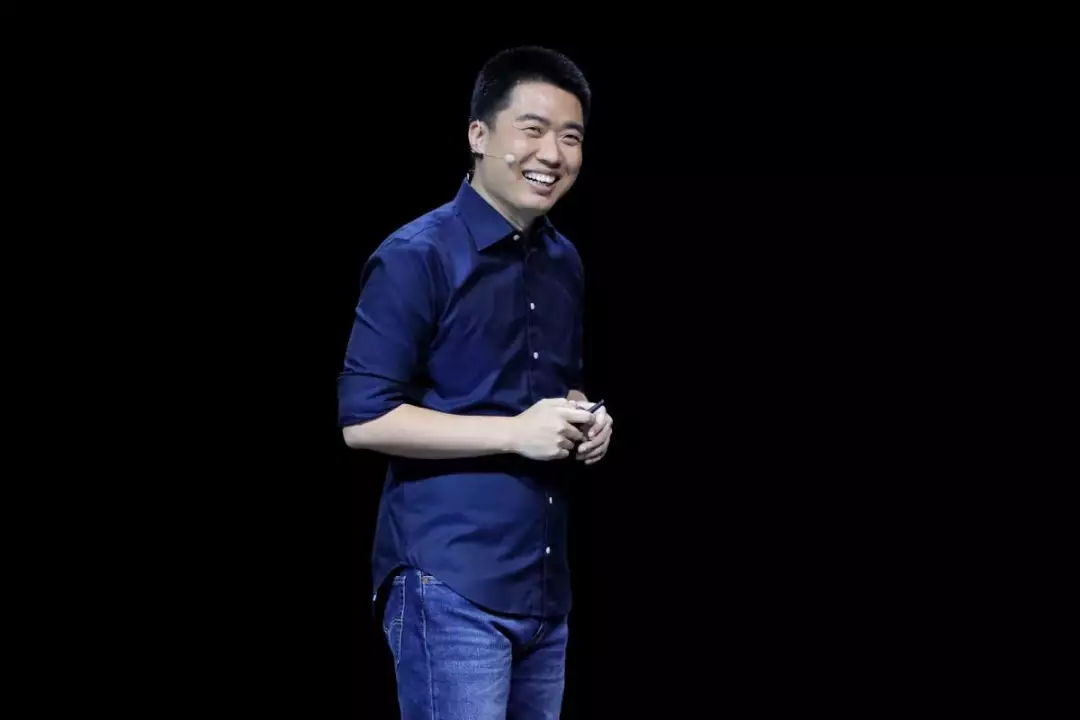 李想用了40个月,就造出一台最像苹果的电动车?