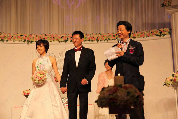 张怡宁老公,伏明霞老公,刘子歌老公,网友:都是嫁给50多岁的