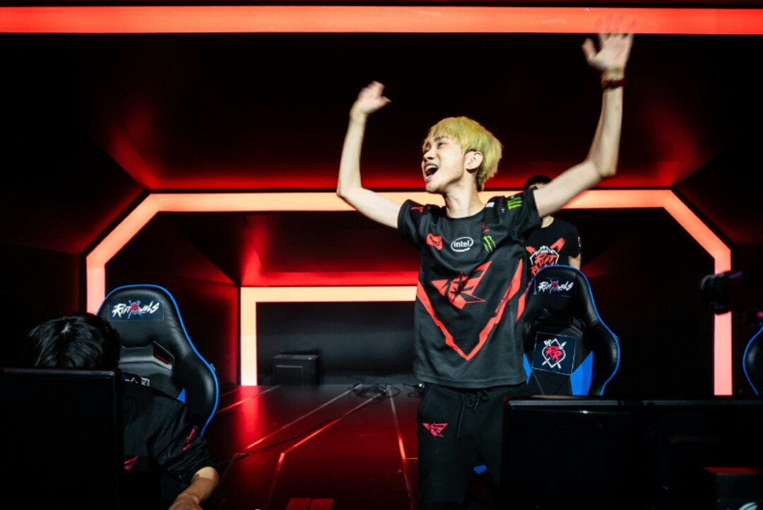 lol:doinb回应伤病情况,下赛季成为本土选手不占外援