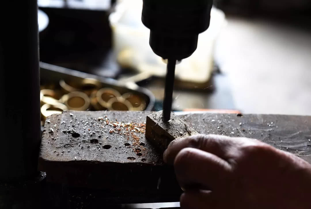 迷你铜艺尽显工匠精神,用手的温度将暖意蔓延