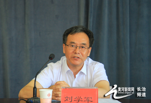 图为:山西省老年医学学会会长刘学军讲话