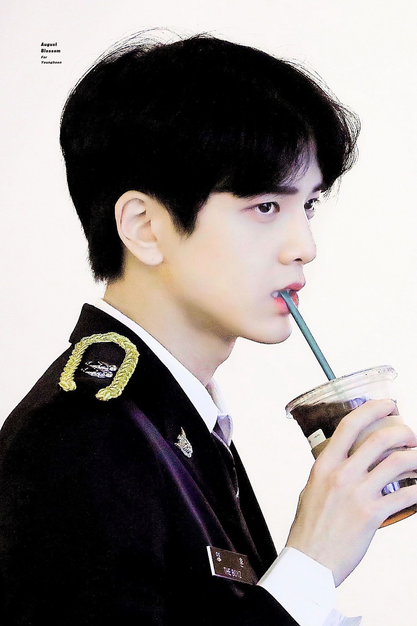 97年的金泳勋也是非常好看了!