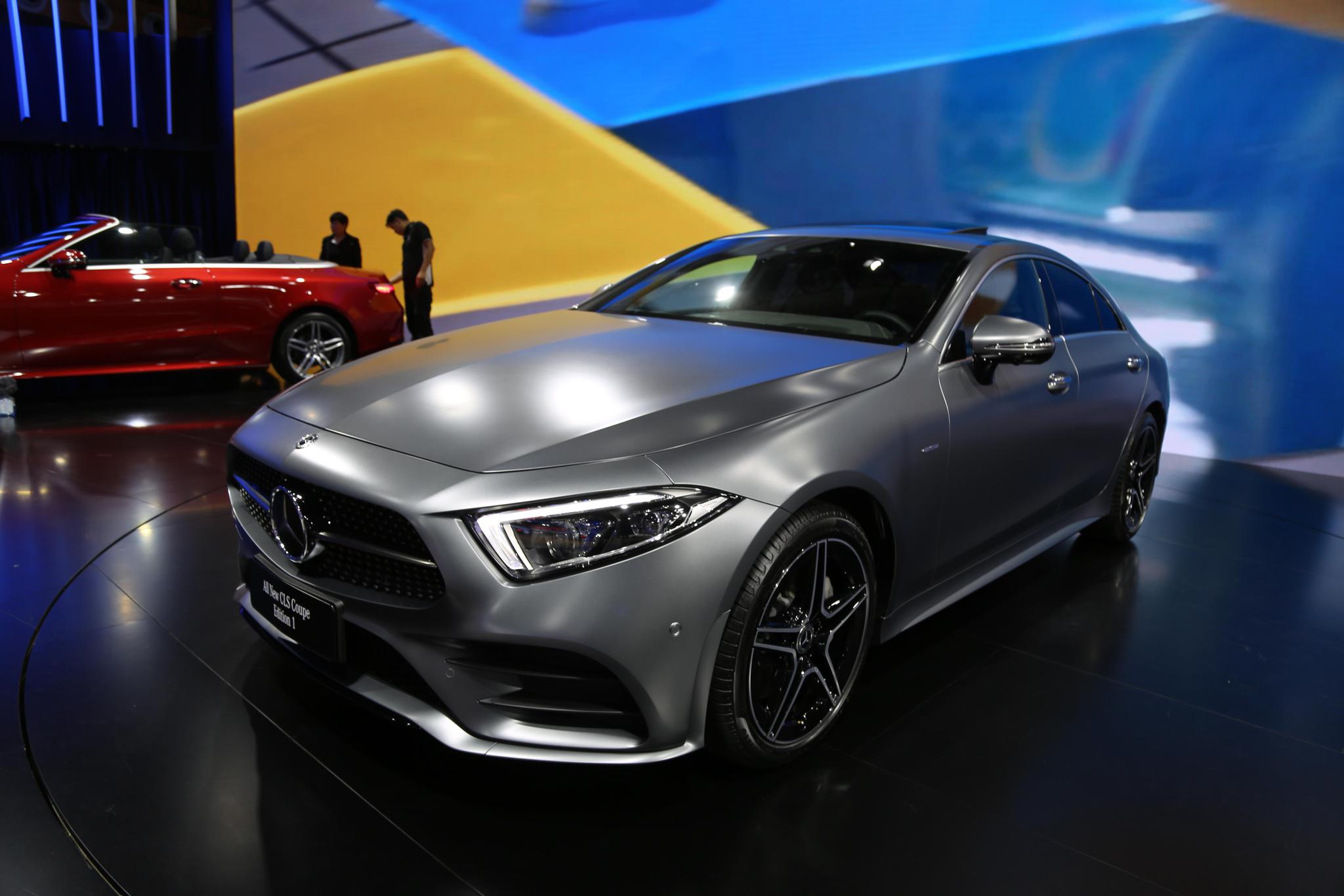 全新梅赛德斯-奔驰cls四门轿跑车实拍,2018深港澳车展正式上市