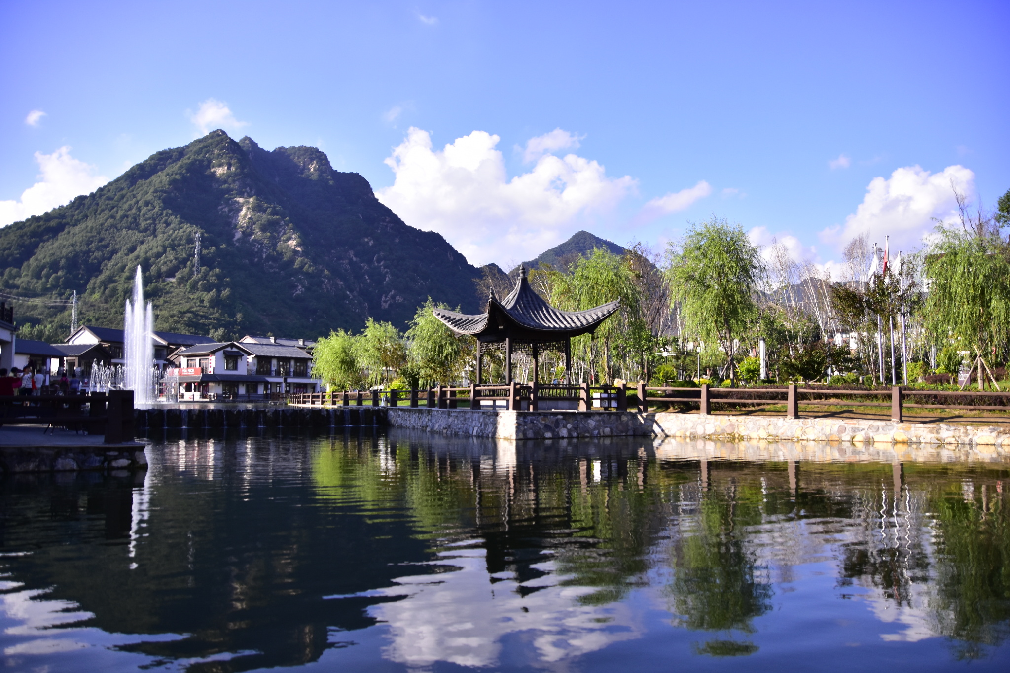 不惊艳,不谋面——京东北塞外江南水镇华彩绽放