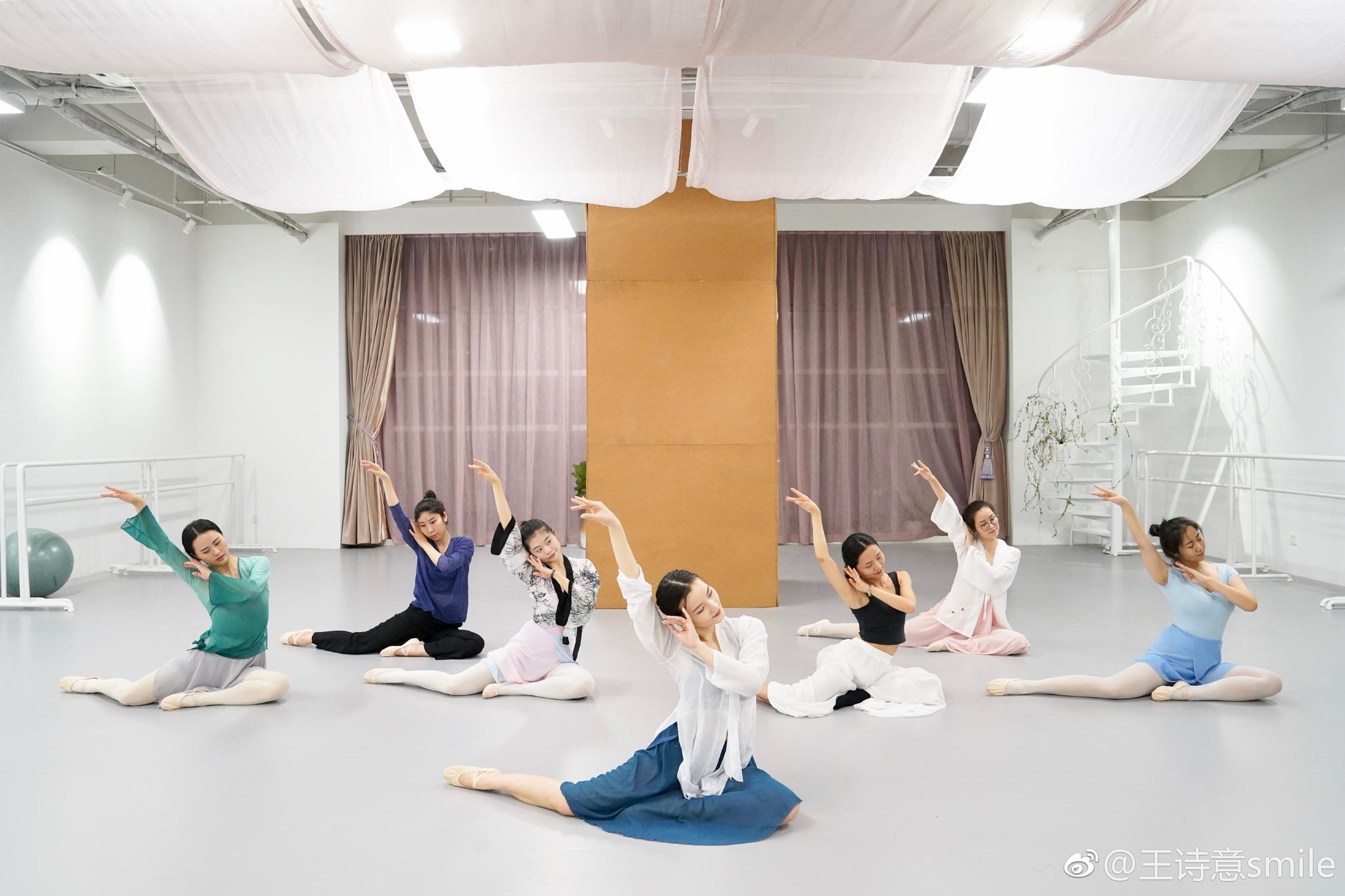 舞蹈爱好者必备高燃舞台视频合集 (舞蹈爱好者必看)