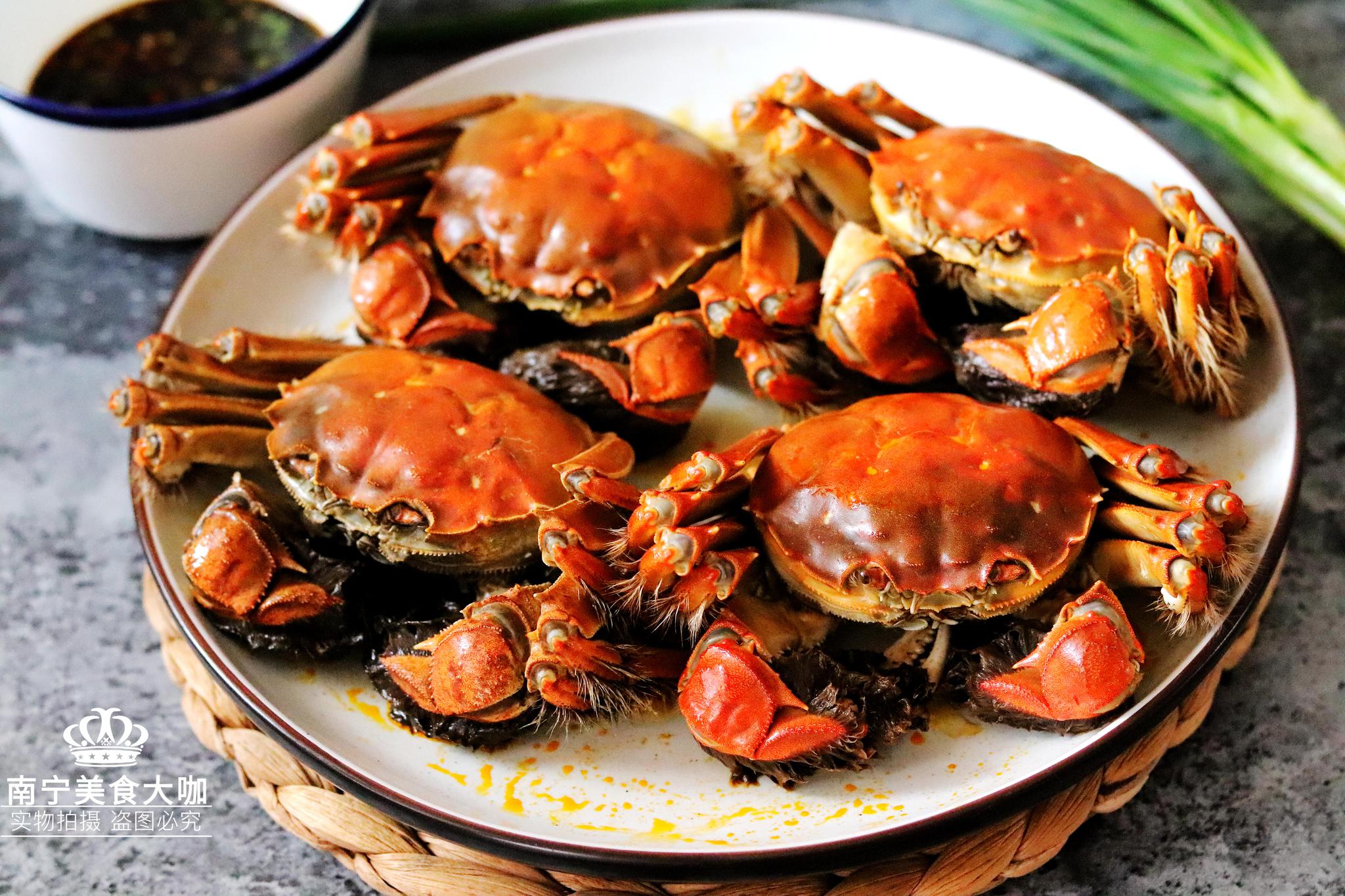 清蒸大闸蟹这样做,不仅没腥味,还特别鲜美,好吃到连壳都要啃掉