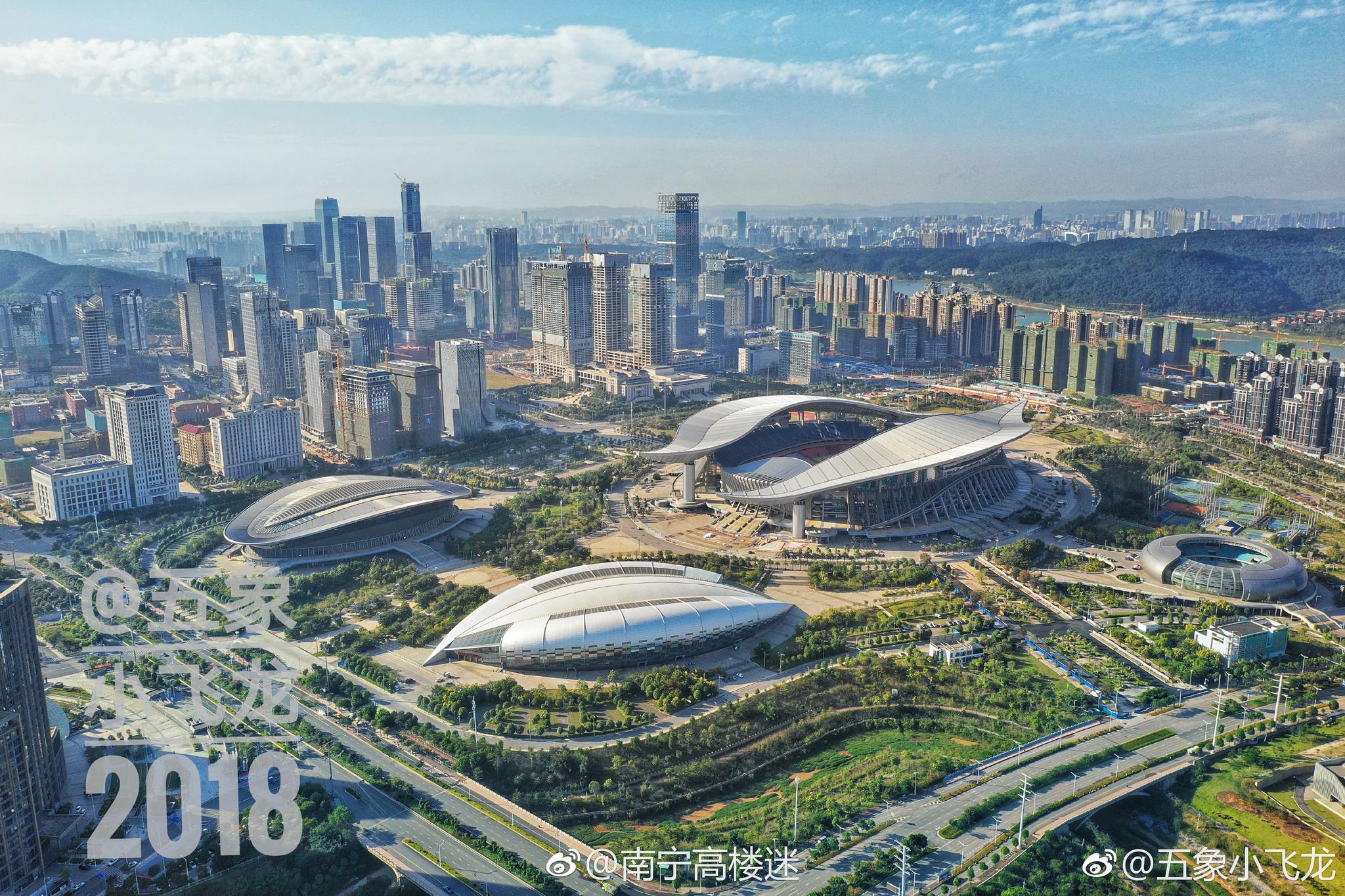 经典航拍视角看高楼林立的五象核心区|高楼|南宁|小飞龙_新浪新闻