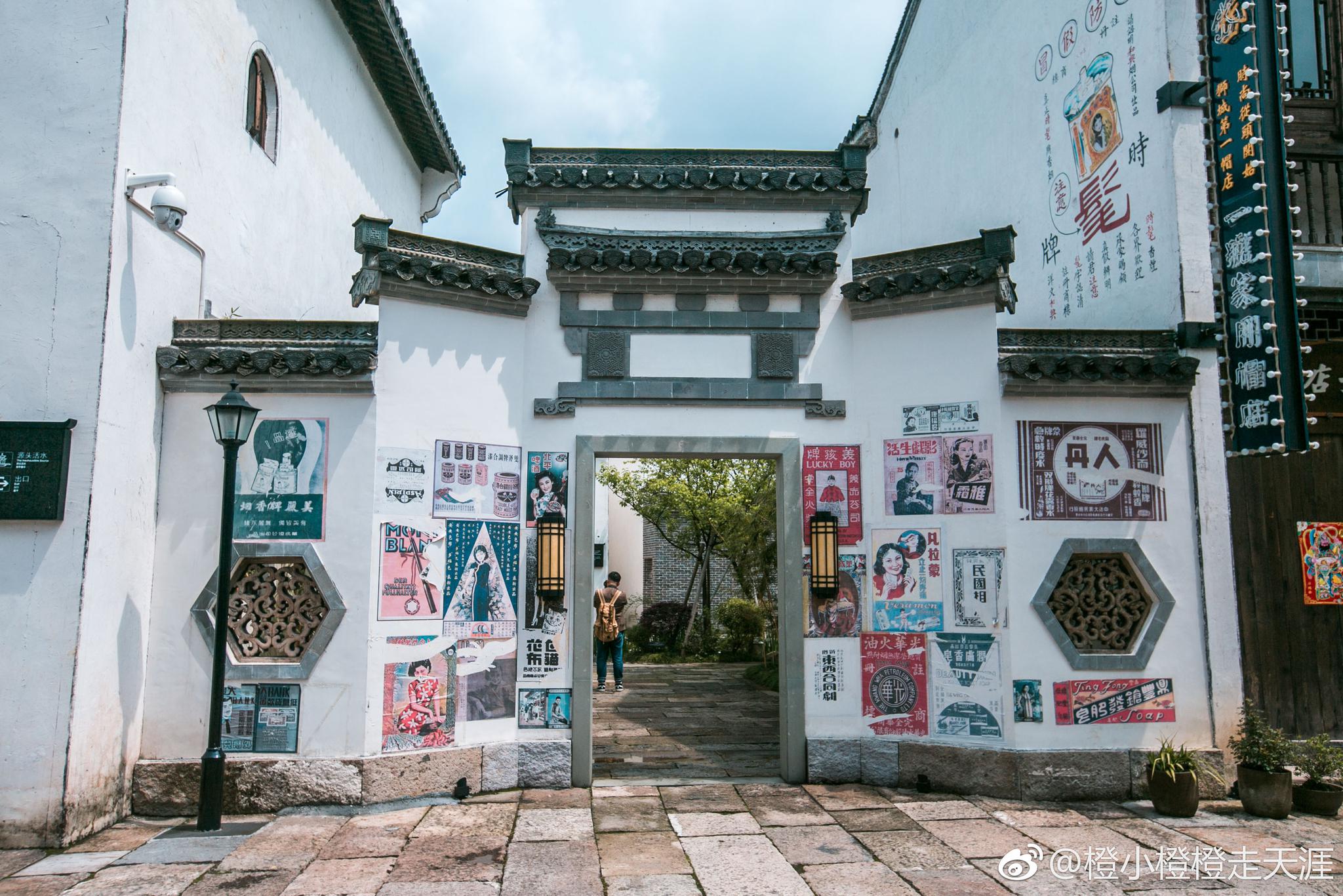 位于风情小镇姜家镇镇中心的文渊狮城,是国内首个非遗生活体验基地