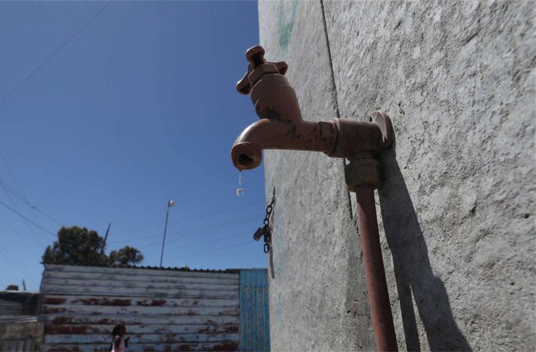 世界上最缺水的城市洗澡限时90秒一天只能冲一次厕所