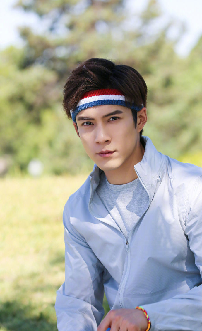 从青涩稚气的少年到实力派演员 韩东君帅气撩人