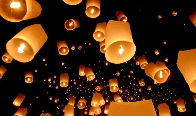 元宵天上一轮满人间万里明