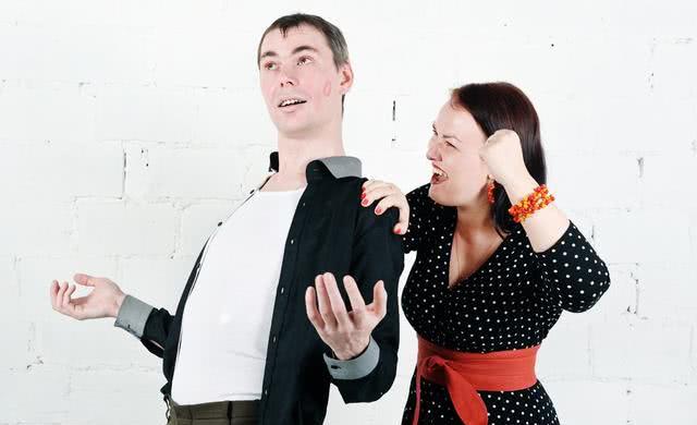 互不信任的夫妻,终点站只能离婚!