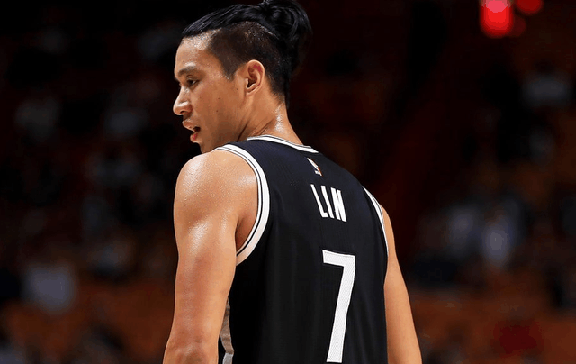 篮网两笔交易让人看不懂? 白送林书豪是妙招, 拿下法里埃德为将来