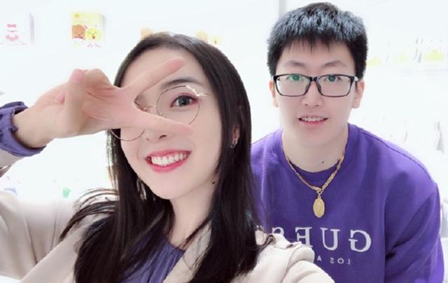 管狗自称余霜"爸爸",吐槽阿姨反遭嘲讽!网友:你走开让欧成来