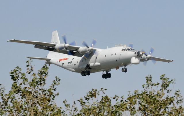 空军大量装备的主力中型运输机,先后改装成了多种型号飞机!