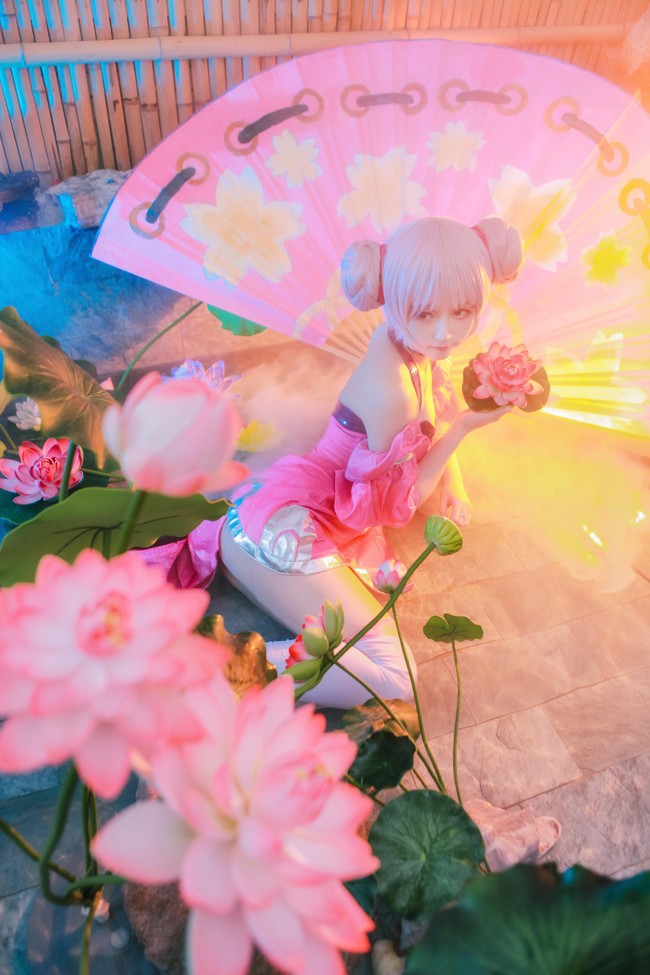 王者荣耀cos:拉拉~孙尚香和小乔一起泡温泉