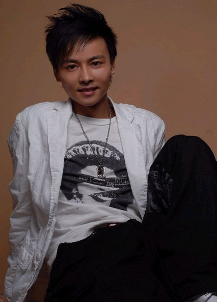 他生于重庆娶走港姐,从小替身到影帝到闯入好莱坞,二十年终成功