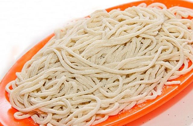 全国各省的代表面食,看看有没有你吃过的|面条|面食|伊府面|炸酱面|臊子面_新浪新闻