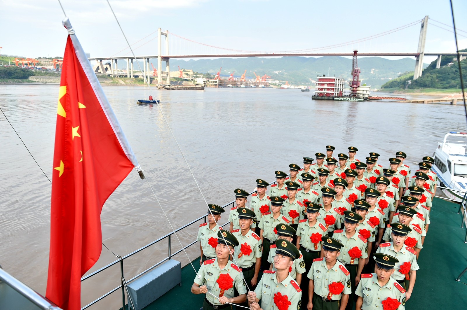 处突反恐,抢险救援等任务的武警部队首支专业船艇部队—武警重庆总队