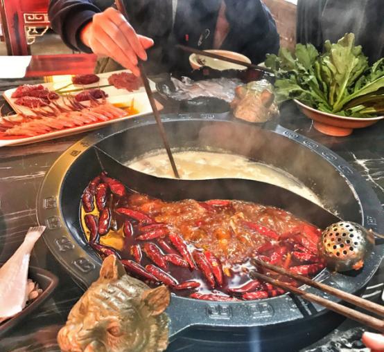 这家餐厅可以"穿越"到巴蜀古宅吃火锅