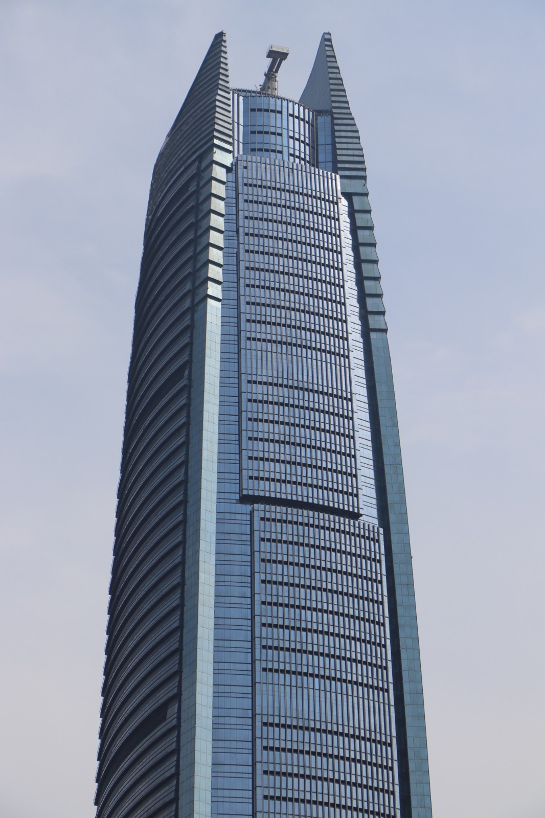 广东东莞:实拍东莞第一高楼,建成后将成为广东前五,高度428米__财经