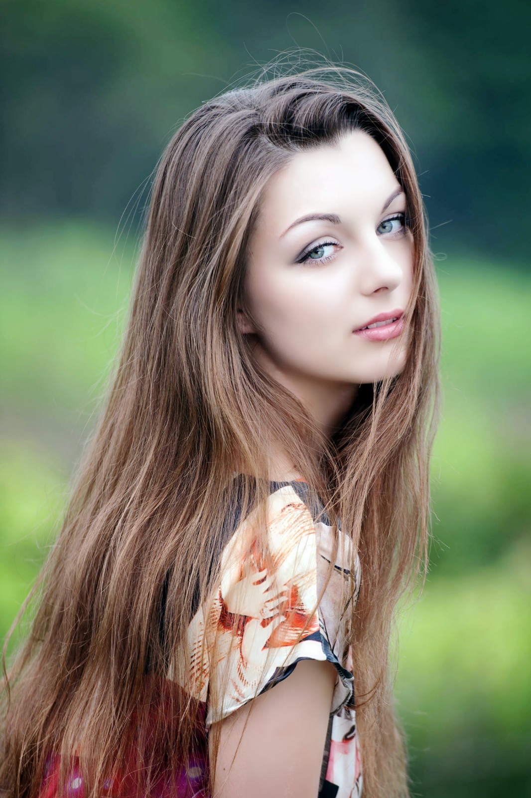 人像摄影(秀发飘逸的唯美靓丽女神)人像摄影(秀发飘逸的唯美靓丽女神)