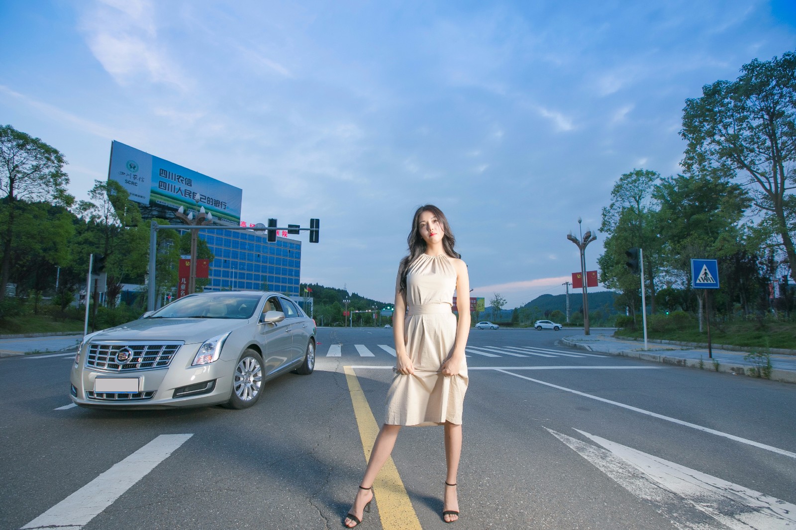 约拍性感美女小姐姐 第四张图表现最好_新浪看点