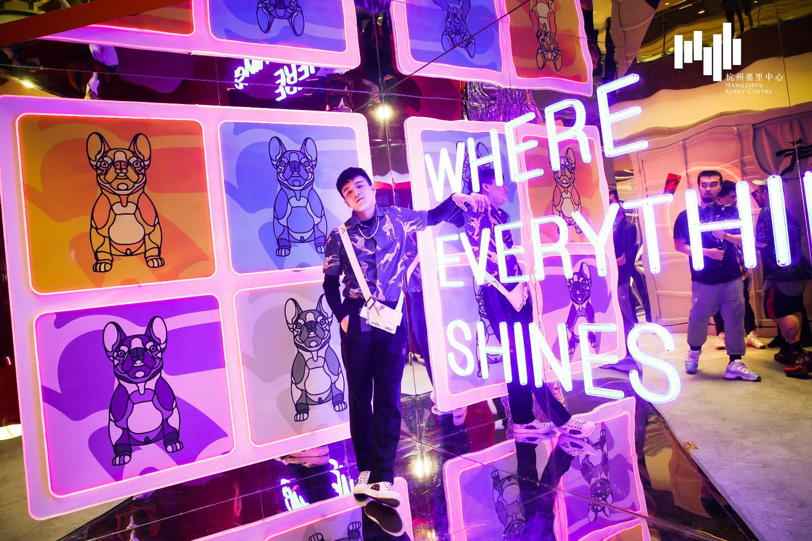 潮流艺术展空降杭城 潮人打卡齐聚杭州嘉里中心