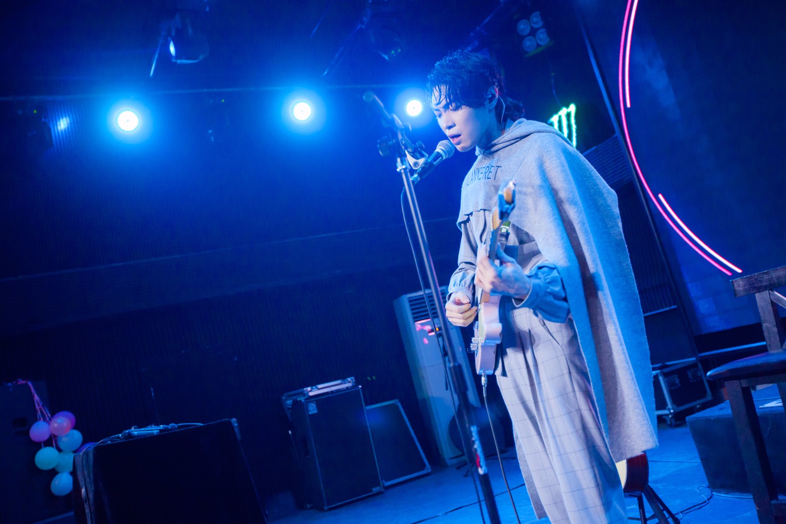 假期不停歇!廖俊涛巡演忙不停  现场粉丝送惊喜为爱豆庆生