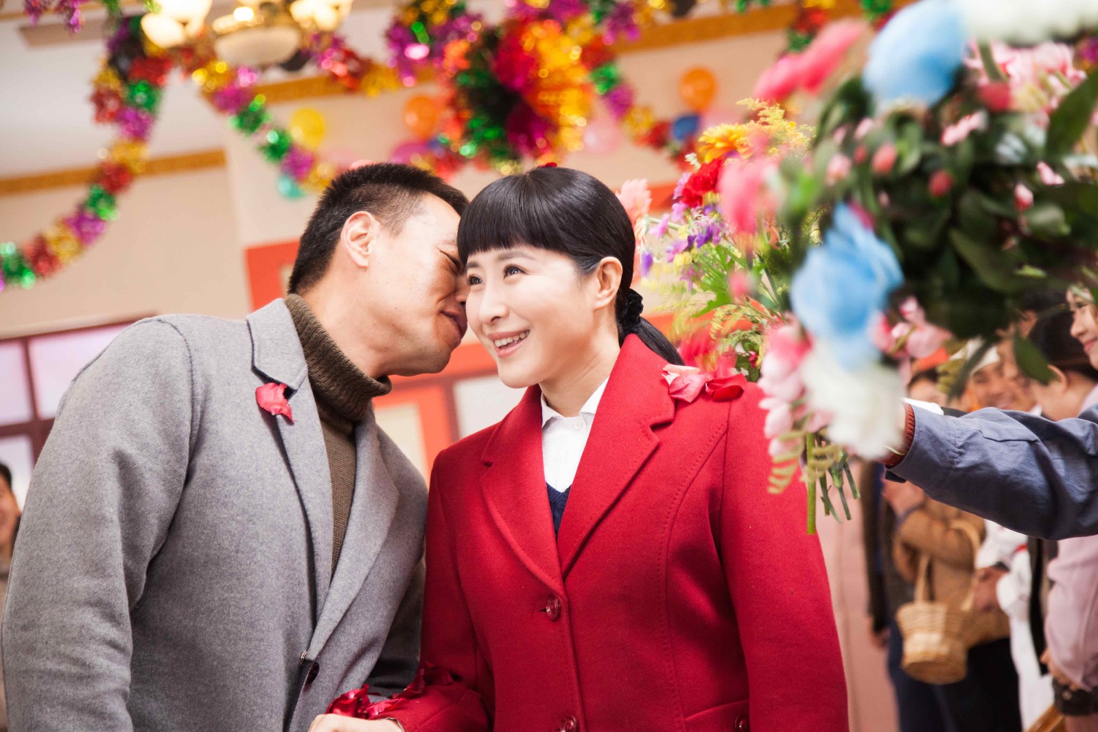 《哥哥姐姐的花样年华》播出 王雅捷王挺联袂演绎小人物花样年华