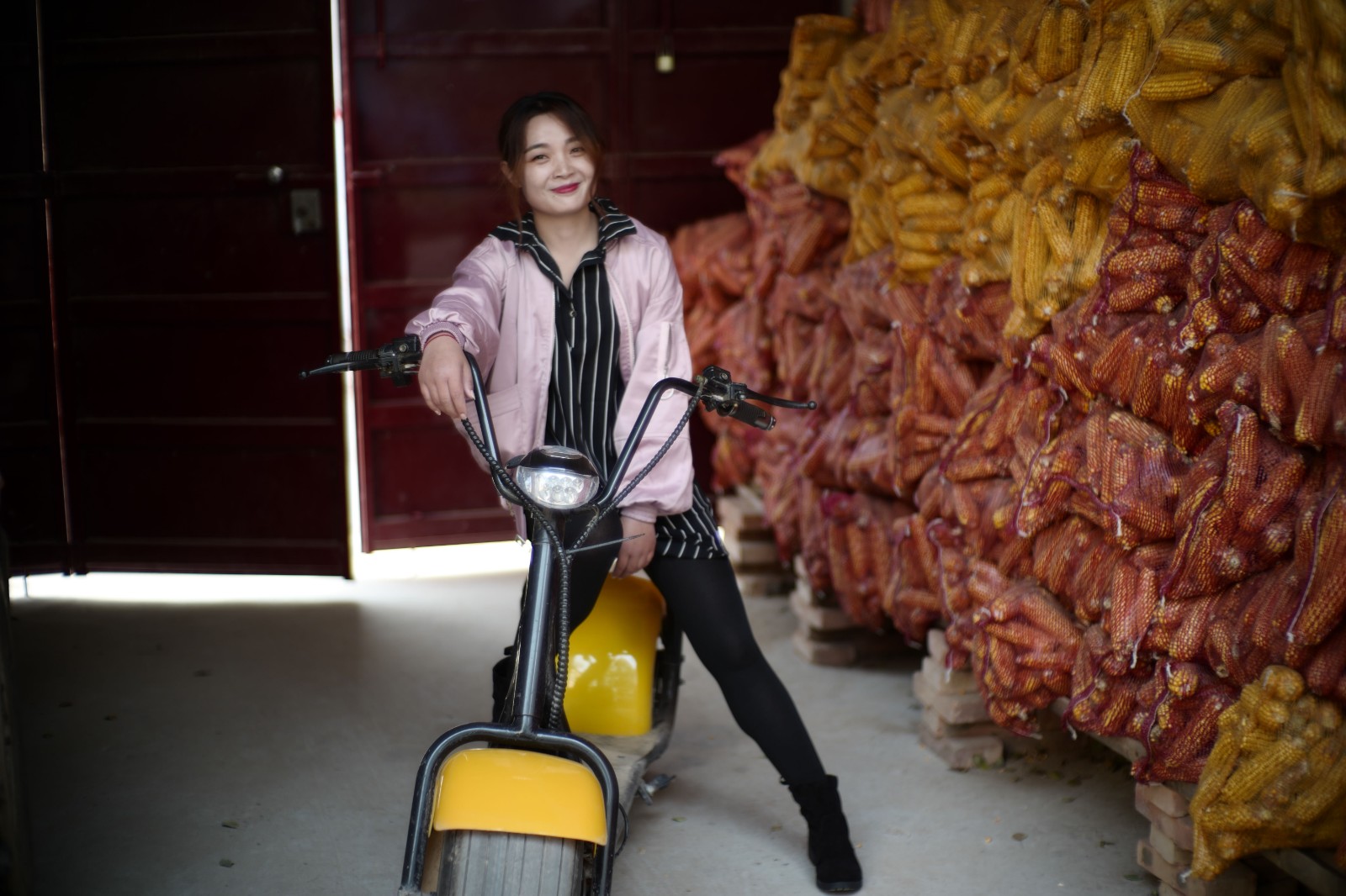 "90后"农村女孩用app改变了留守老人的生活,让网友羡慕