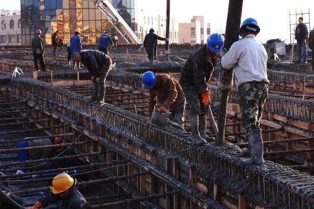 包工头:这工地板房都有空调了,为啥留不住90后民工?原因很现实