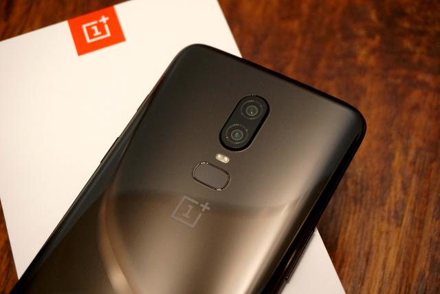 西装暴徒一加6亮瓷黑开箱上手:性能强悍 外表优雅 该有的都有了__财经