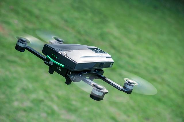 坐拥高性价比,画质操控俱佳的普宙小型航拍无人机