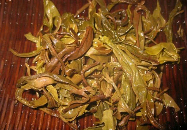 喝剩下的茶叶渣你都扔了吗?拿来养花效果不要太好!