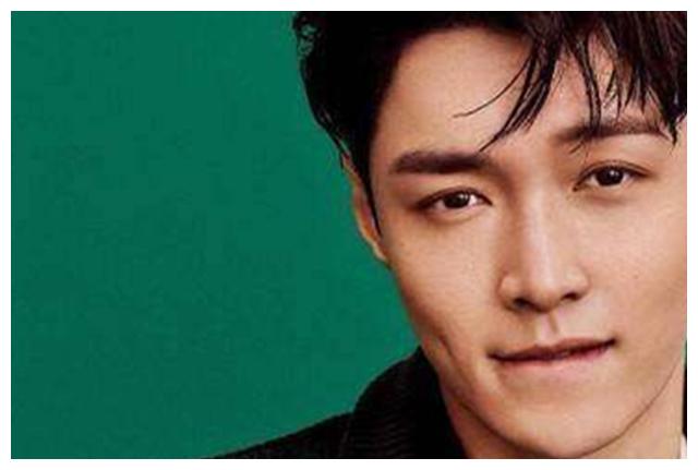 7个爱明星咬嘴唇钟汉良萌张艺兴撩人热巴最性感景甜尴尬