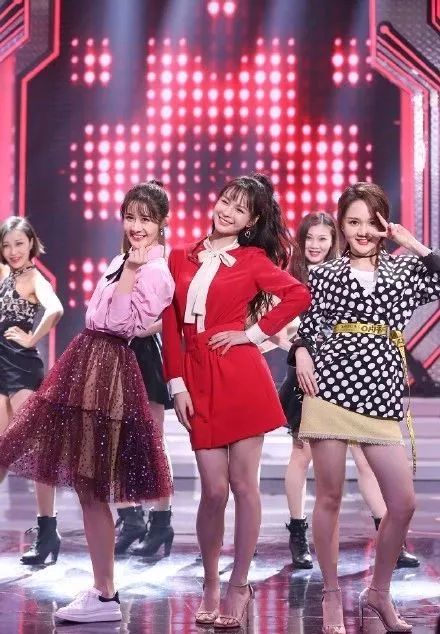 《天天向上》三代女主持同框!然而这两位新生代主持仍遭网友吐槽