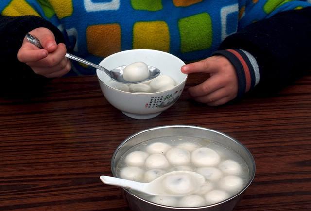 元宵佳节吃汤圆不过你了解汤圆吗不要盲目的吃哦