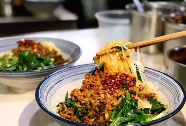 经典曲靖蒸饵丝,香辣酸爽的富源酸汤饭,曲靖惠君小吃太赞啦!