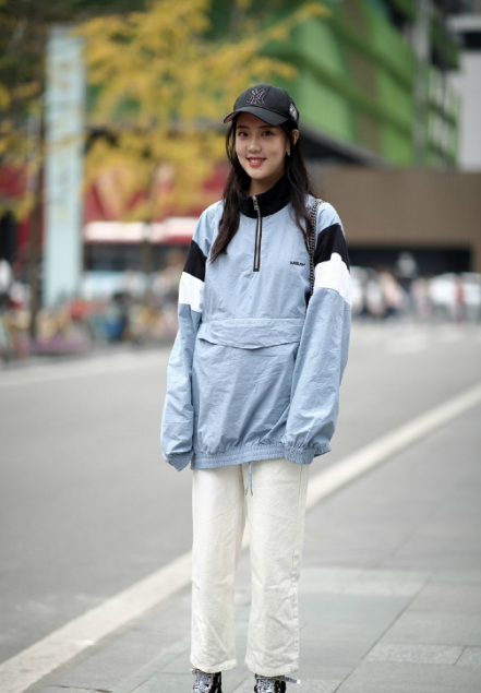 街拍美图,优雅清新的搭配,随意又美丽,让你变不老女神|街拍|美图|女神_新浪新闻
