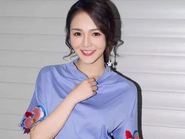 《天天向上》三代女主持同框!然而这两位新生代主持仍遭网友吐槽