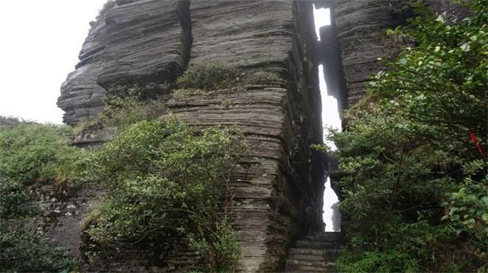 金庸笔下笑傲江湖中的华山思过崖